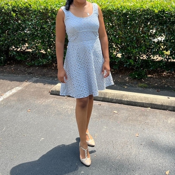 LOFT 100% Cotton Eyelet Lace Sleeveless Overlay size 4P - Picture 2 of 9